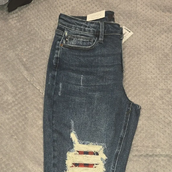 Judy Blue Buffalo Plaid Distressed Jeans - Picture 2 of 6